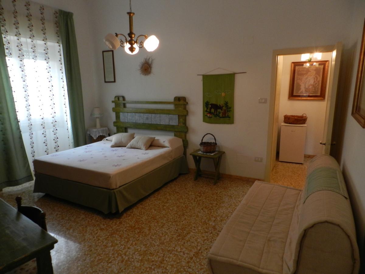 Casa Corte Con Terrazza Taviano  Exterior photo